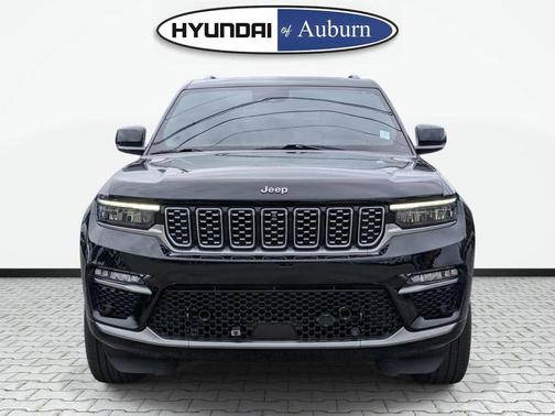 Diamond Black Crystal Pearlcoat 2023 Jeep Grand Cherokee Summit
