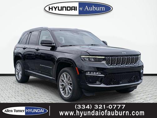 Diamond Black Crystal Pearlcoat 2023 Jeep Grand Cherokee Summit