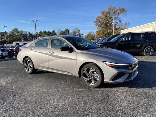 2025 Hyundai ELANTRA HEV SEL Sport