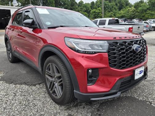 Rapid Red Metallic Tinted Clearcoat 2025 Ford Explorer ST-Line