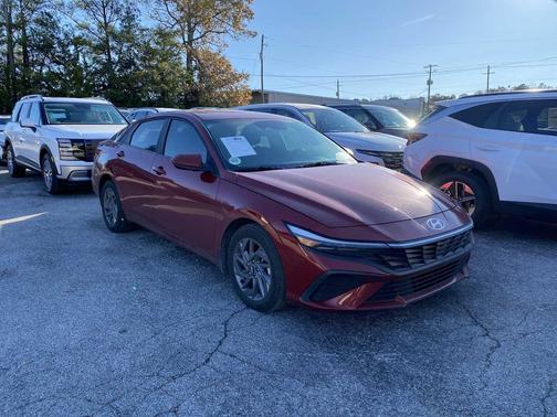 2024 Hyundai ELANTRA SEL