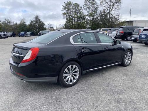 2016 Lincoln MKS Base