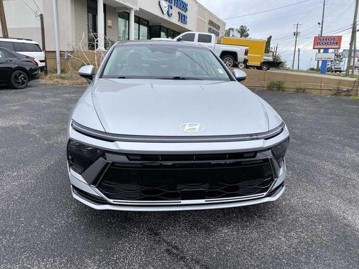 Aero Silver 2025 Hyundai SONATA SEL