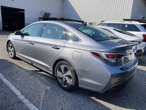 2016 Hyundai SONATA Hybrid Limited