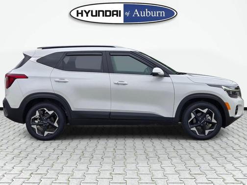 Snow White Pearl 2024 Kia Seltos EX