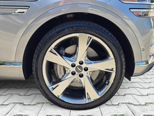 Savile Silver 2022 Genesis GV80 3.5T