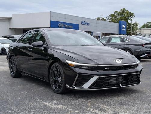 Abyss Black 2026 Hyundai ELANTRA SE