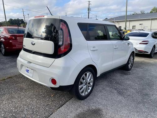 2017 Kia Soul +