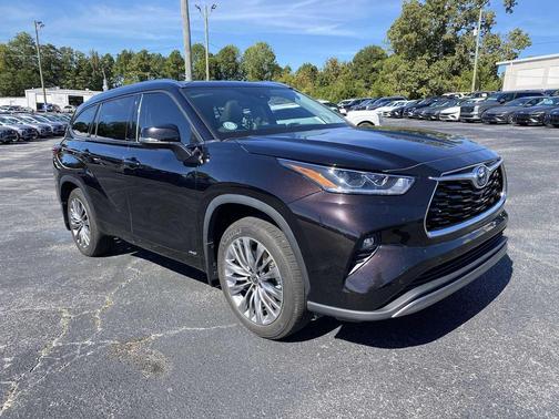 2022 Toyota Highlander Hybrid Platinum