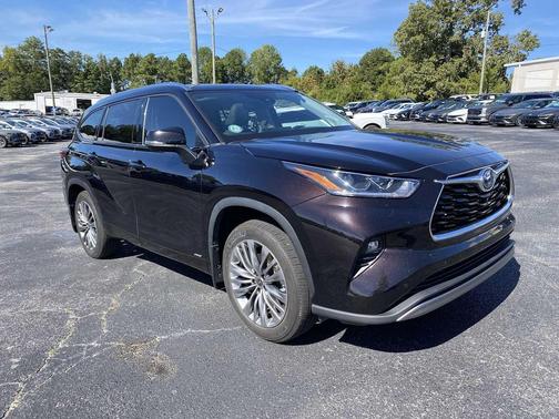 2022 Toyota Highlander Hybrid Platinum
