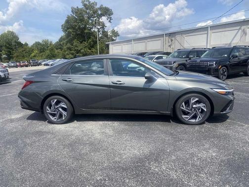 2025 Hyundai ELANTRA Limited