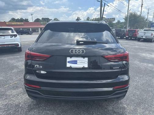 2024 Audi Q3 Premium 45 TFSI S line quattro Tiptronic