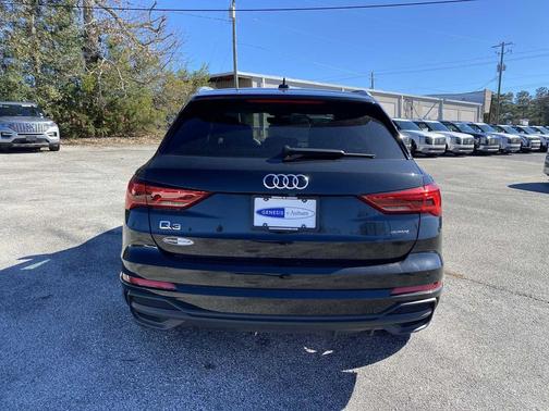 2024 Audi Q3 Premium 45 TFSI S line quattro Tiptronic