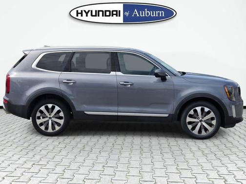 Everlasting Silver 2022 Kia Telluride S