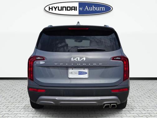 Everlasting Silver 2022 Kia Telluride S