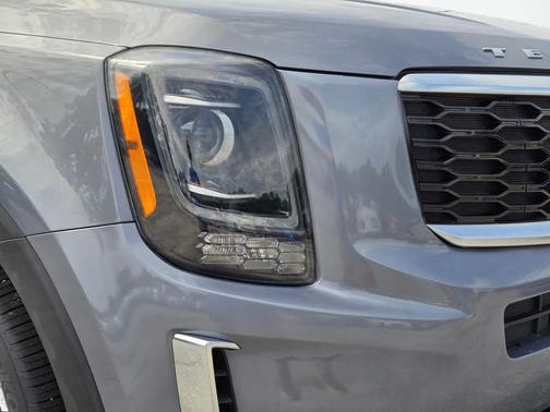Everlasting Silver 2022 Kia Telluride S