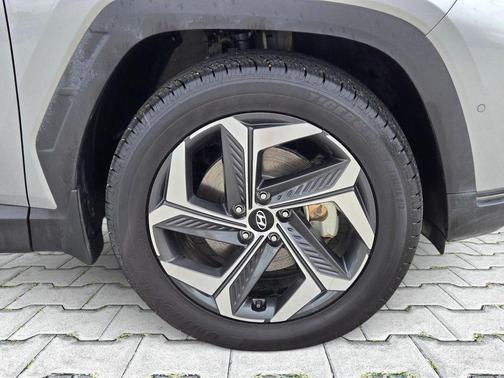 Shimmering Silver 2023 Hyundai TUCSON Limited