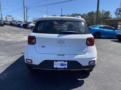 Lunar White 2026 Hyundai VENUE SEL