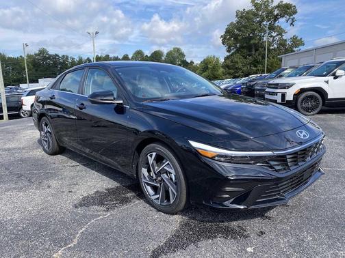 2025 Hyundai ELANTRA Limited