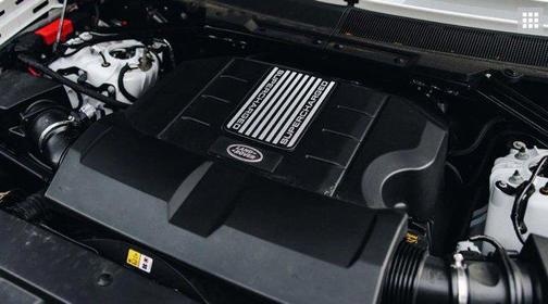 Fuji White 2025 Land Rover Defender 110 P500 X-Dynamic SE