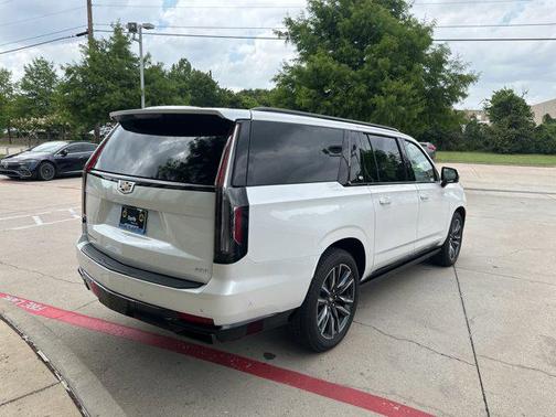 2024 Cadillac Escalade ESV Sport Platinum