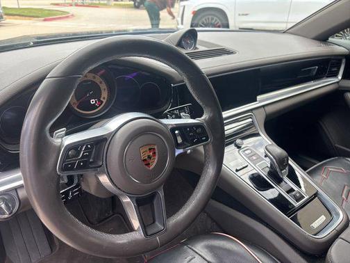 2019 Porsche Panamera RWD