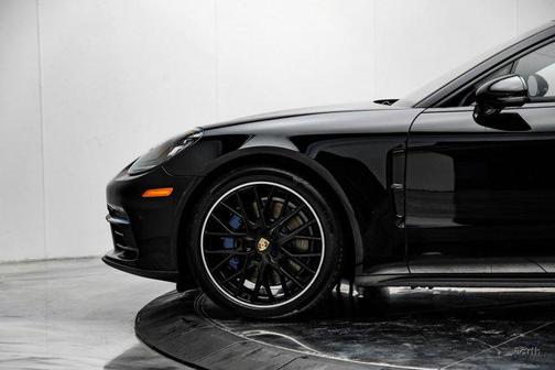2019 Porsche Panamera RWD