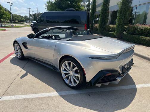 2021 Aston Martin Vantage Roadster