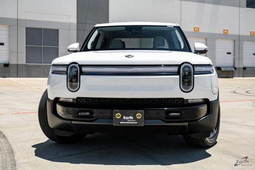 2025 Rivian R1T Adventure Package Dual Motor Large Battery 22' Sport Wheels