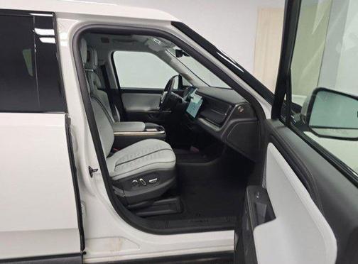 2025 Rivian R1T Adventure Package Dual Motor Large Battery 22' Sport Wheels