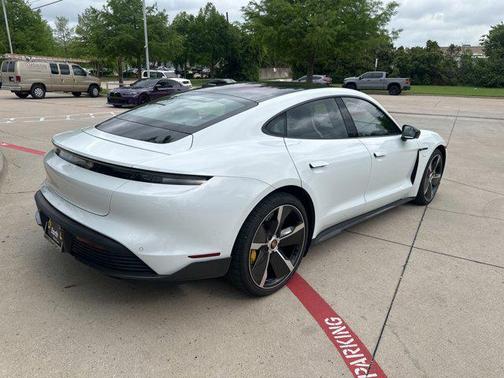 2021 Porsche Taycan Turbo