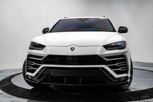 2022 Lamborghini Urus Graphite Capsule