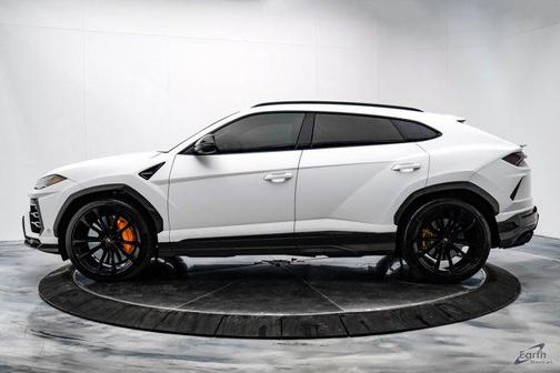 2022 Lamborghini Urus Graphite Capsule