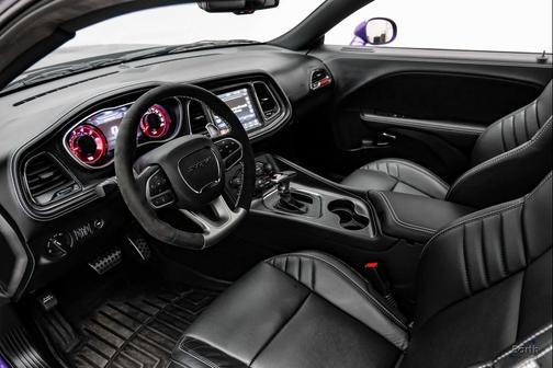 Plum Crazy Pearlcoat 2023 Dodge Challenger SRT Hellcat
