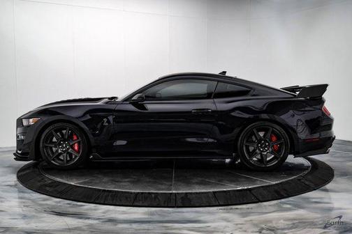 2022 Ford Shelby GT500 Base