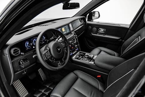 Black Diamond 2026 Rolls-Royce Cullinan Black Badge Starlight