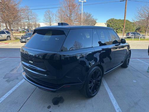 2025 Land Rover Range Rover P530 SE