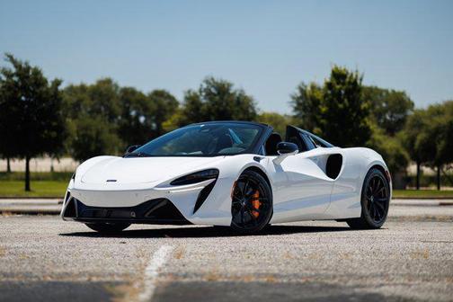 2025 McLaren Artura Performance