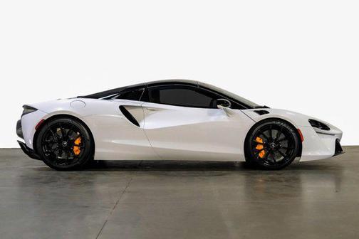 2025 McLaren Artura Performance