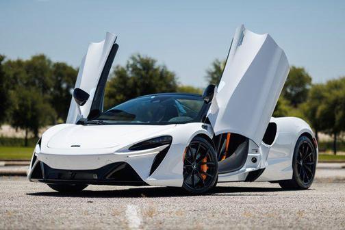 2025 McLaren Artura Performance
