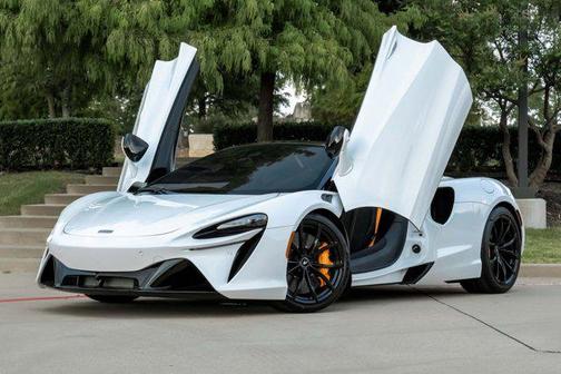 2025 McLaren Artura Performance