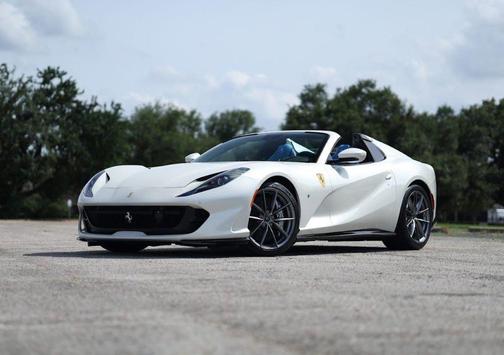 Bianco Italia 2023 Ferrari 812 GTS Convertible