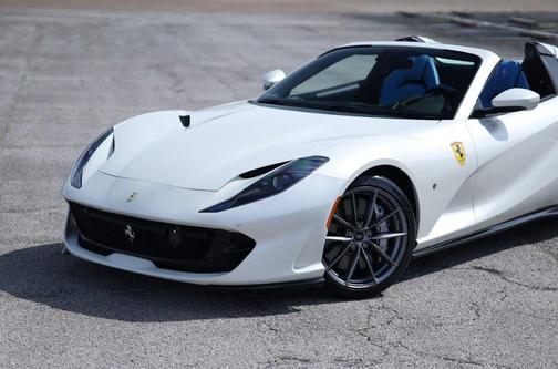 Bianco Italia 2023 Ferrari 812 GTS Convertible