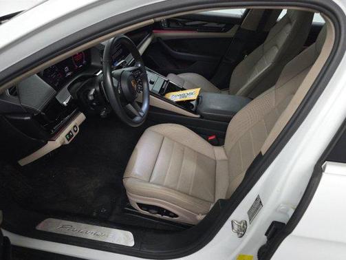 2025 Porsche Panamera Premium Package 21' Sport Design Wheels