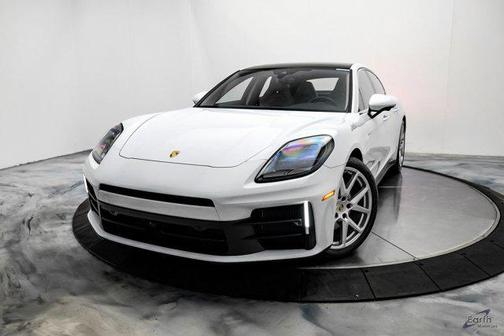 2025 Porsche Panamera Premium Package 21' Sport Design Wheels