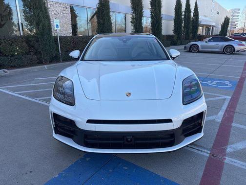 2025 Porsche Panamera Premium Package 21' Sport Design Wheels