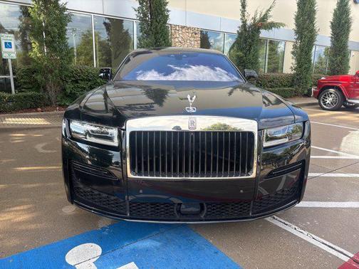 2022 Rolls-Royce Ghost SHOOTING STAR HEADLINER LOUNGE SEATING PICNIC TABLES