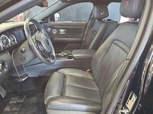 2022 Rolls-Royce Ghost SHOOTING STAR HEADLINER LOUNGE SEATING PICNIC TABLES