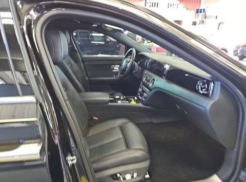 2022 Rolls-Royce Ghost SHOOTING STAR HEADLINER LOUNGE SEATING PICNIC TABLES