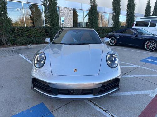 2025 Porsche 911 Carrera